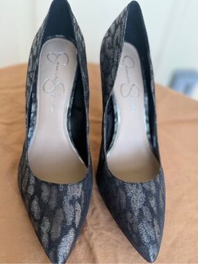 Jessica Simpson Black Lace-Effect Pointed Toe Stiletto Pumps